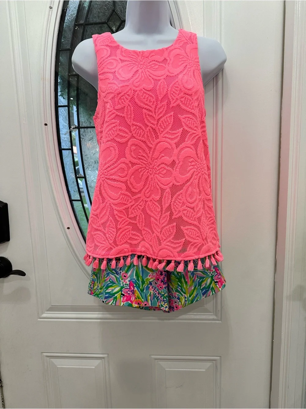 Lily Pulitzer Maybelle Lace Pink Sleeveless Pink Top with Tassel Hem Sz XS - Picture 2 of 6